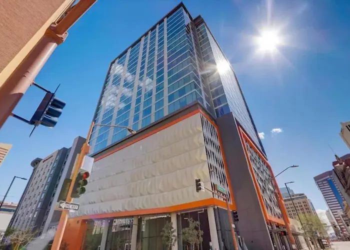 Boulevard 1br Sky-loft Pool Gym Parking Phoenix