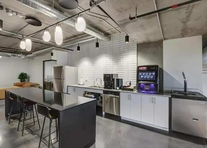 Boulevard 1br Sky-loft Pool Gym Parking Apartment